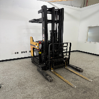 Caterpillar Standing Forklift image 0